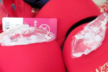 TT-Huế: Chất “lạ” trong áo ngực Trung Quốc là dầu khoáng nhóm Parafin