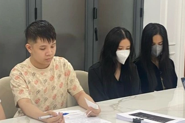 "Tú ông" điều hành diễn viên, ca sĩ bán dâm cắn cảnh sát khi bị bắt