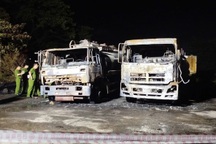 Xe bồn bốc cháy khi đang sang chiết xăng