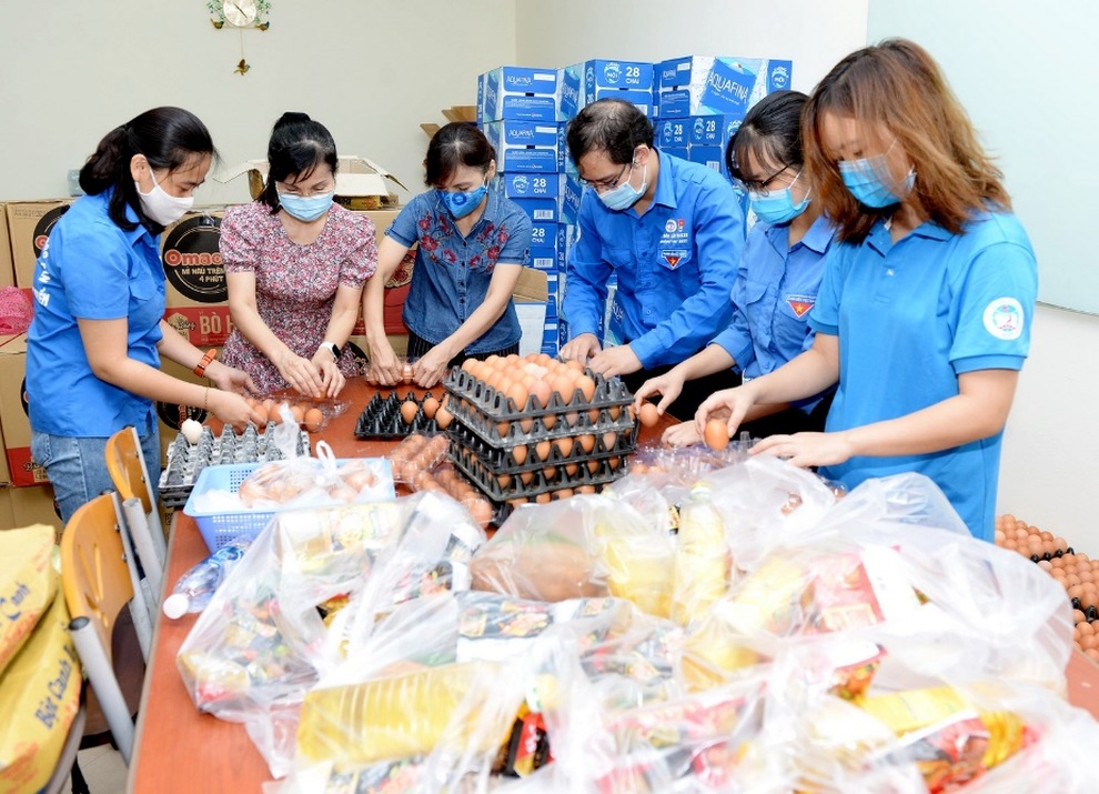 Đại học hỗ trợ hơn 1.200 sinh viên khó khăn đang mắc kẹt tại Hà Nội - 3 Đại học hỗ trợ hơn 1.200 sinh viên khó khăn đang mắc kẹt tại Hà Nội - 3