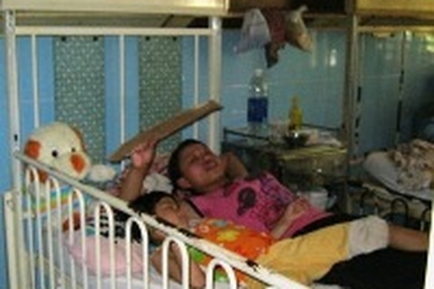 Quảng Bình: Nhiều bệnh nhi bị tiêu chảy, rôm sảy vì nắng nóng