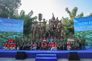 Hòa Minzy, Quốc Thiên cùng dàn sao trồng cây vì Thủ đô xanh - 1