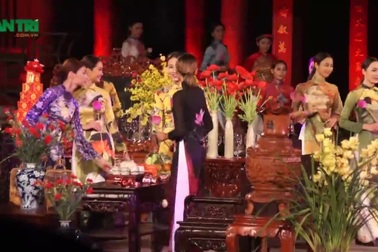 Bộ sưu tập áo dài của NTK Viết Bảo