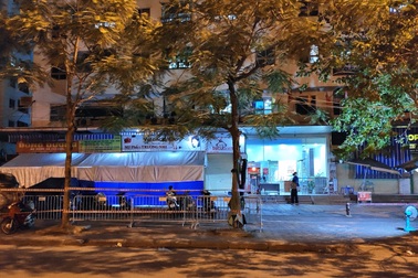 Hà Nội: Dựng lều dã chiến, tạm phong tỏa tòa HH4C Linh Đàm