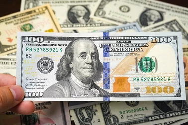 Vì sao chuyên gia khuyên gen Z từ bỏ tiền mặt để học cách mua thời gian?