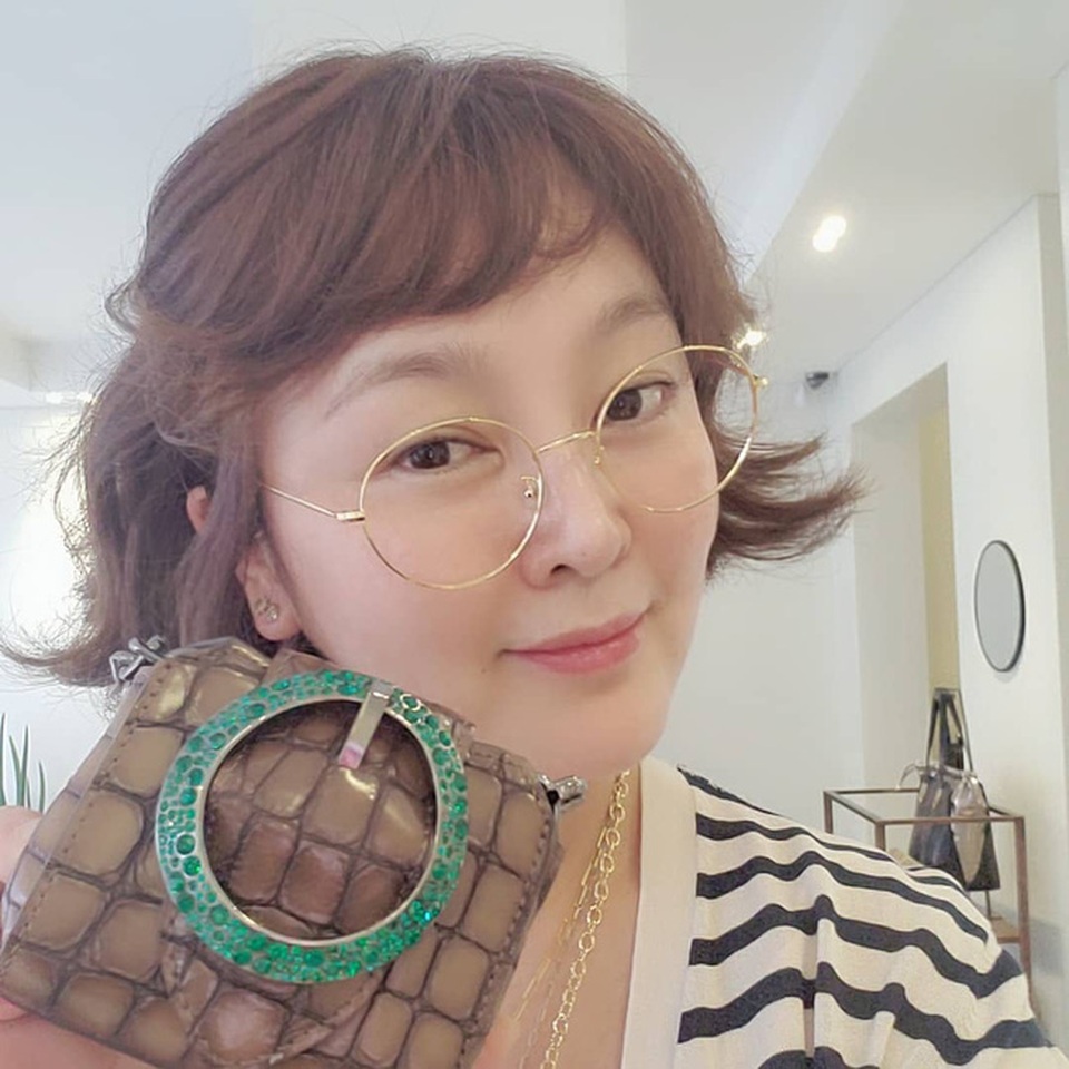 “Hiếu Kiêng” của “Mối tình đầu” tụt dốc sự nghiệp, nhan sắc sau loạt bê bối - 12 “Hiếu Kiêng” của “Mối tình đầu” tụt dốc sự nghiệp, nhan sắc sau loạt bê bối - 12