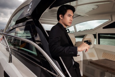 Lý Quí Khánh mua sắm có phải tiết kiệm?