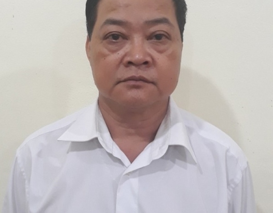 Bắt quả tang phó hiệu trưởng tổ chức sử dụng ma tuý tại phòng làm việc - 1 Bắt quả tang phó hiệu trưởng tổ chức sử dụng ma tuý tại phòng làm việc - 1