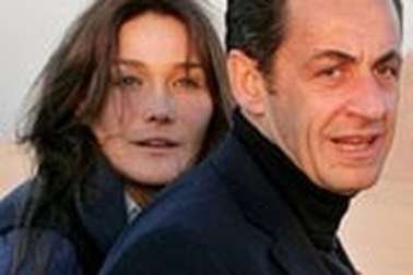 Người tình tổng thống Pháp mang bầu?