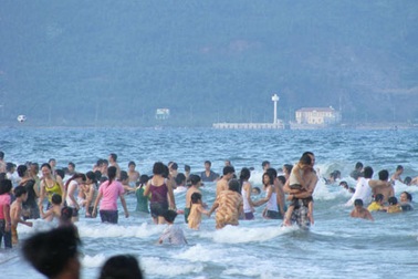 Xáo trộn cuộc sống vì nắng nóng kéo dài