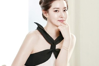 Trẻ đẹp ấn tượng như “nàng Dae Jang Geum” Lee Young Ae