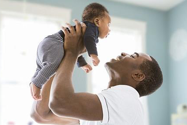 Gần gũi cha khiến con thông minh hơn