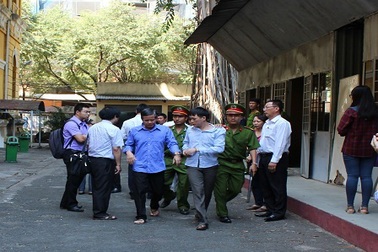 Gây mê bạn cùng phòng rồi cướp sạch tài sản