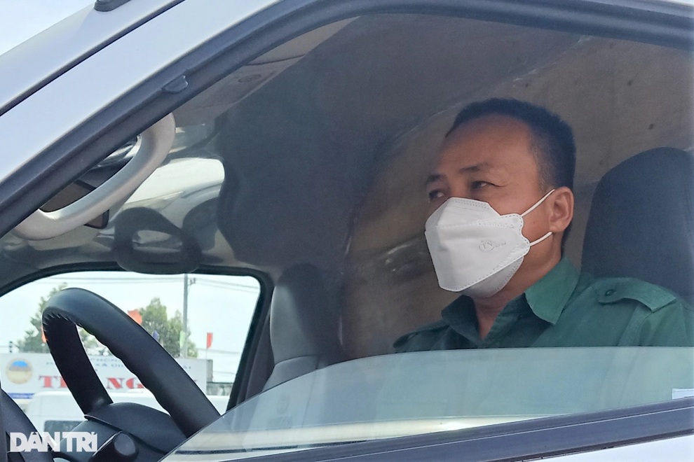 Chi viện cho vùng đỏ duy nhất cả nước chống dịch Covid-19 - 3 Chi viện cho vùng đỏ duy nhất cả nước chống dịch Covid-19 - 3
