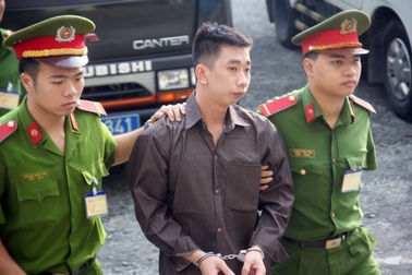 Tổ chức phản động lôi kéo, xúi giục học sinh tham gia khủng bố