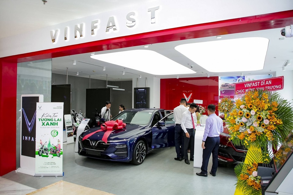 VinFast đồng loạt khai trương 27 showroom mới trên toàn quốc - 4 VinFast đồng loạt khai trương 27 showroom mới trên toàn quốc - 4