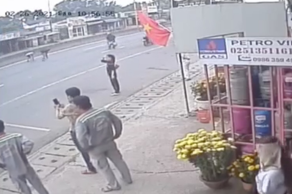 Vụ nhặt 59 triệu rơi trên quốc lộ: 3 người liên hệ trả lại tiền - 1 Vụ nhặt 59 triệu rơi trên quốc lộ: 3 người liên hệ trả lại tiền - 1