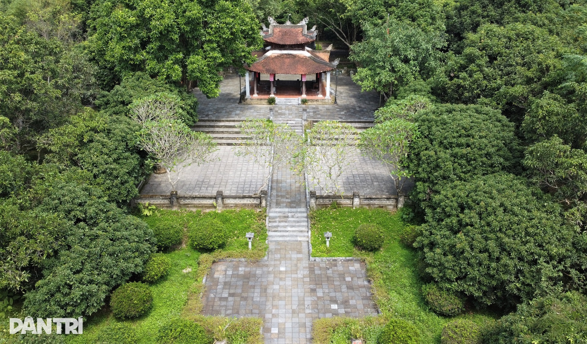 Giai thoại về nơi yên nghỉ của Đại danh y Hải Thượng Lãn Ông - 1 Giai thoại về nơi yên nghỉ của Đại danh y Hải Thượng Lãn Ông - 1
