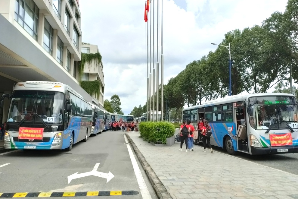 350 cán bộ, sinh viên Đại học Y Hà Nội vào chi viện Bình Dương chống dịch - 3 350 cán bộ, sinh viên Đại học Y Hà Nội vào chi viện Bình Dương chống dịch - 3