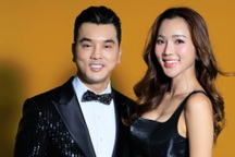 Ưng Hoàng Phúc và 4 ca sĩ lập nhóm Ngũ Hổ Tướng, được dàn hậu phương ủng hộ