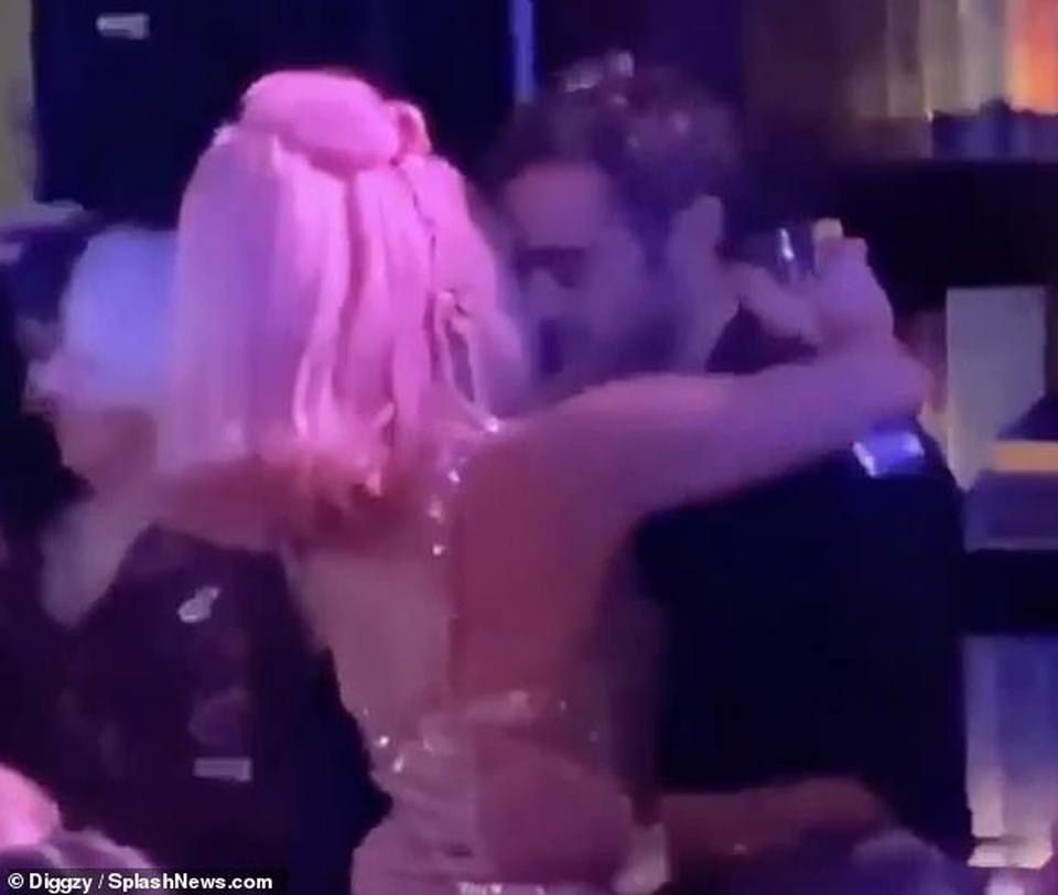 Lady Gaga có bạn trai mới? - 2 Lady Gaga có bạn trai mới? - 2