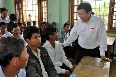 GS.TS Vương Đình Huệ - Cậu học trò nghèo giỏi nhất vùng trở thành tân Phó Thủ tướng