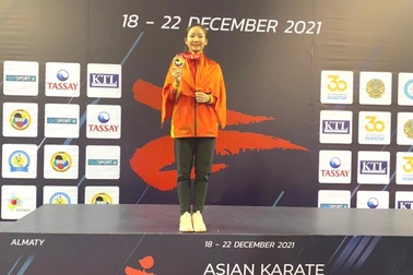 Nữ võ sĩ Việt Nam gây sốc khi giành HCV Giải vô địch Karatedo châu Á 2021