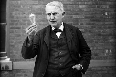 Phát minh bóng đèn của Thomas Edison từng bị chê thậm tệ vì lý do này