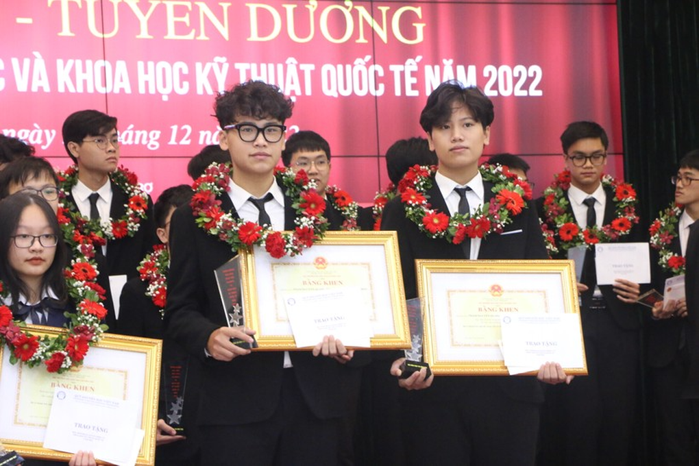 Hai nam sinh Gen Z chinh phục giải Khoa học kỹ thuật quốc tế - 1 Hai nam sinh Gen Z chinh phục giải Khoa học kỹ thuật quốc tế - 1