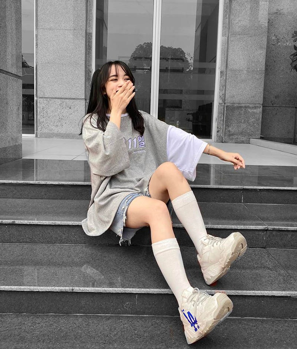 Nữ sinh Ngân hàng “gieo thương nhớ” trong trang phục quân sự - 6 Nữ sinh Ngân hàng “gieo thương nhớ” trong trang phục quân sự - 6