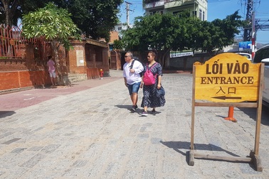 Tháp Chăm ở Nha Trang đón khách trở lại, nghiêm ngặt chống dịch corona