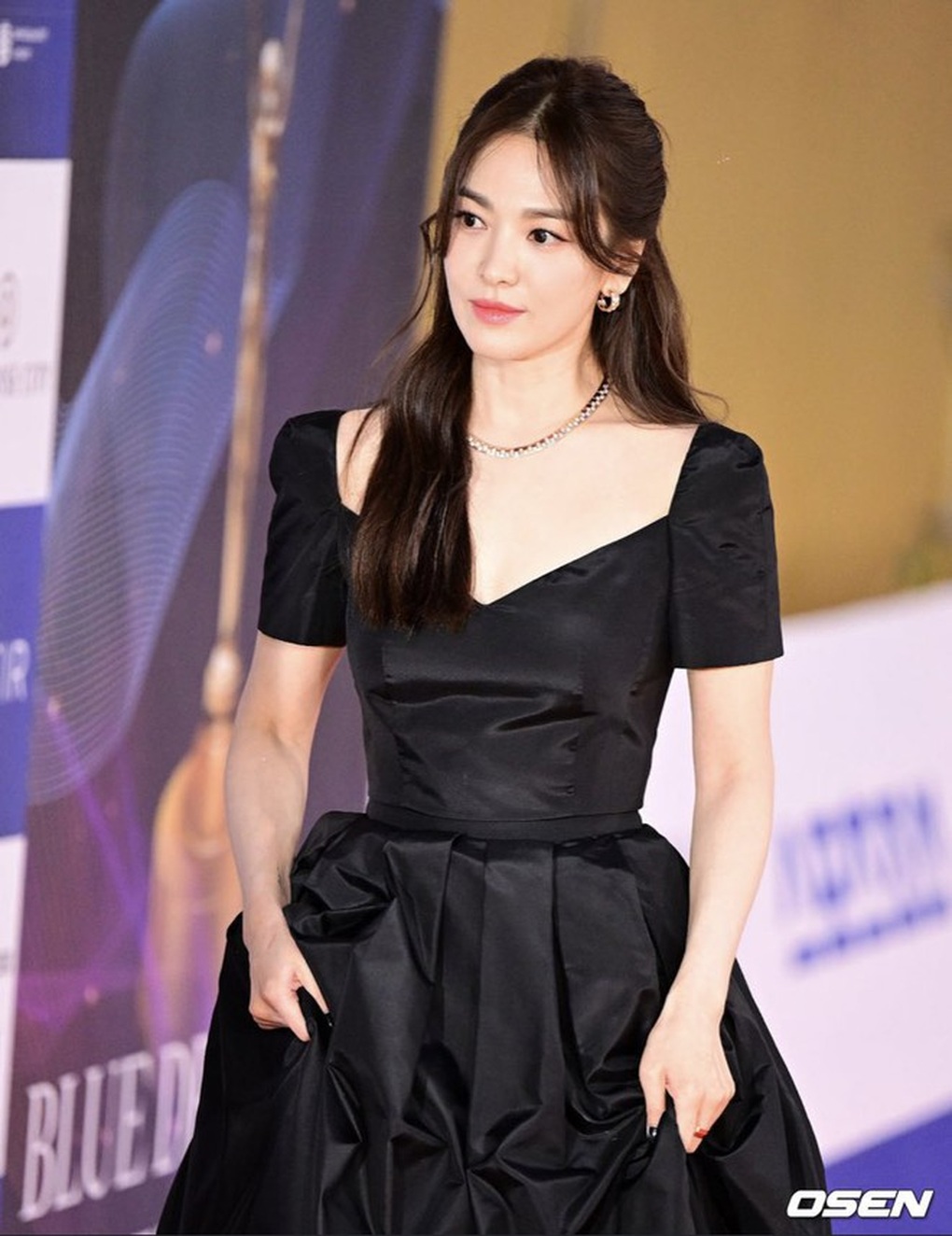Đẳng cấp thời trang của Song Hye Kyo: Mặc giản dị vẫn đẹp lu mờ đàn em - 8 Đẳng cấp thời trang của Song Hye Kyo: Mặc giản dị vẫn đẹp lu mờ đàn em - 8