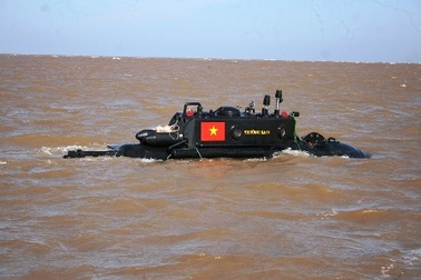 Tàu ngầm Trường Sa chạy thử nghiệm trên biển