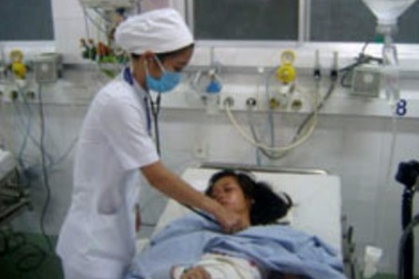 Giận cha mẹ, thiếu nữ quyên sinh bằng 20 viên paracetamol