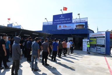 Không khí ngày tuyển dụng lao động cho dự án Khu đô thị Thể thao Quốc tế Hà Nội
