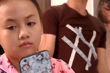 Nhân vật nhí trong “Hoa hồng trên ngực trái” gây tranh cãi gay gắt