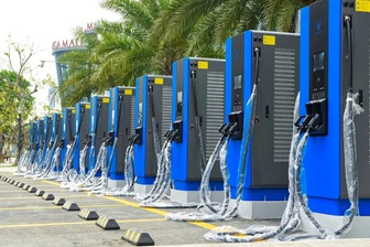 Đại biểu chất vấn Giám đốc Sở Xây dựng TPHCM về trạm sạc xe điện