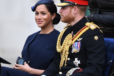 Meghan Markle tái xuất sau khi sinh con trai