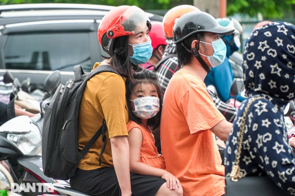Cửa ngõ Hà Nội bất ngờ vắng vẻ, thông thoáng trong ngày cuối đợt nghỉ lễ - 6 Cửa ngõ Hà Nội bất ngờ vắng vẻ, thông thoáng trong ngày cuối đợt nghỉ lễ - 6