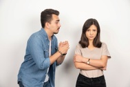 Chồng tha thiết cầu xin tôi không sinh con thứ hai vì... anh trai mình