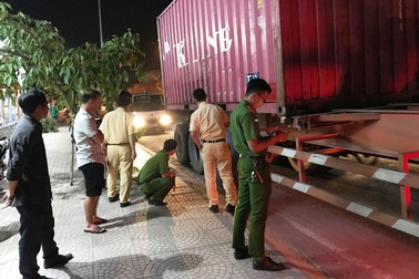 Liên tiếp 2 vụ xe container tông chết người rồi bỏ trốn
