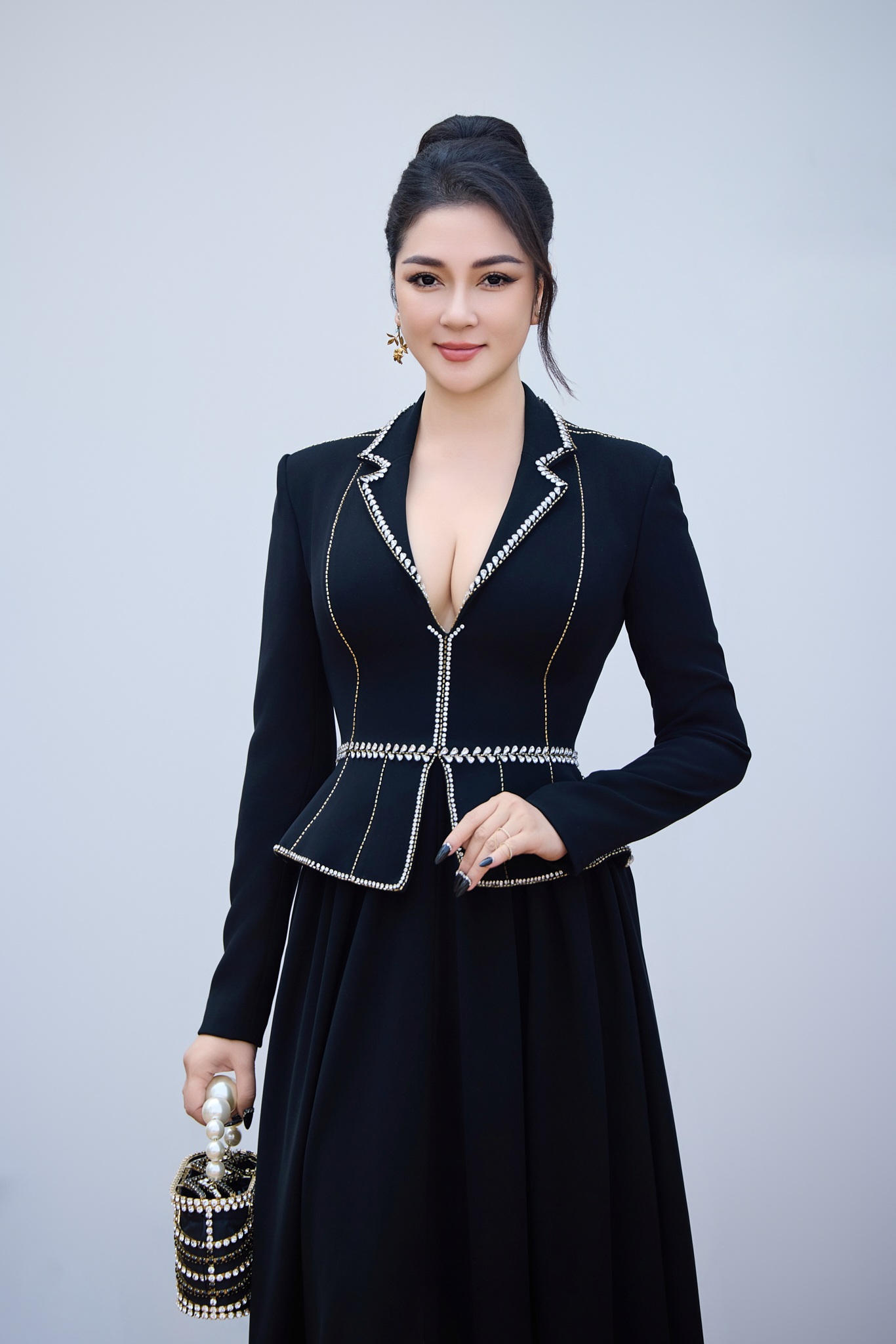 Hoa hậu Nguyễn Thị Huyền từng bị nhắc nhở vì... quên trang điểm - 1