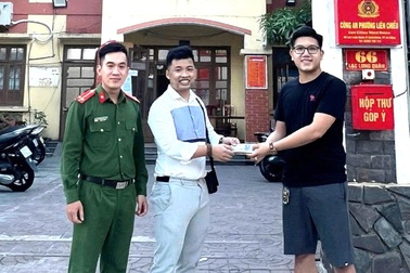 Nhặt được hơn 53 triệu đồng, nam thanh niên đến công an trình báo