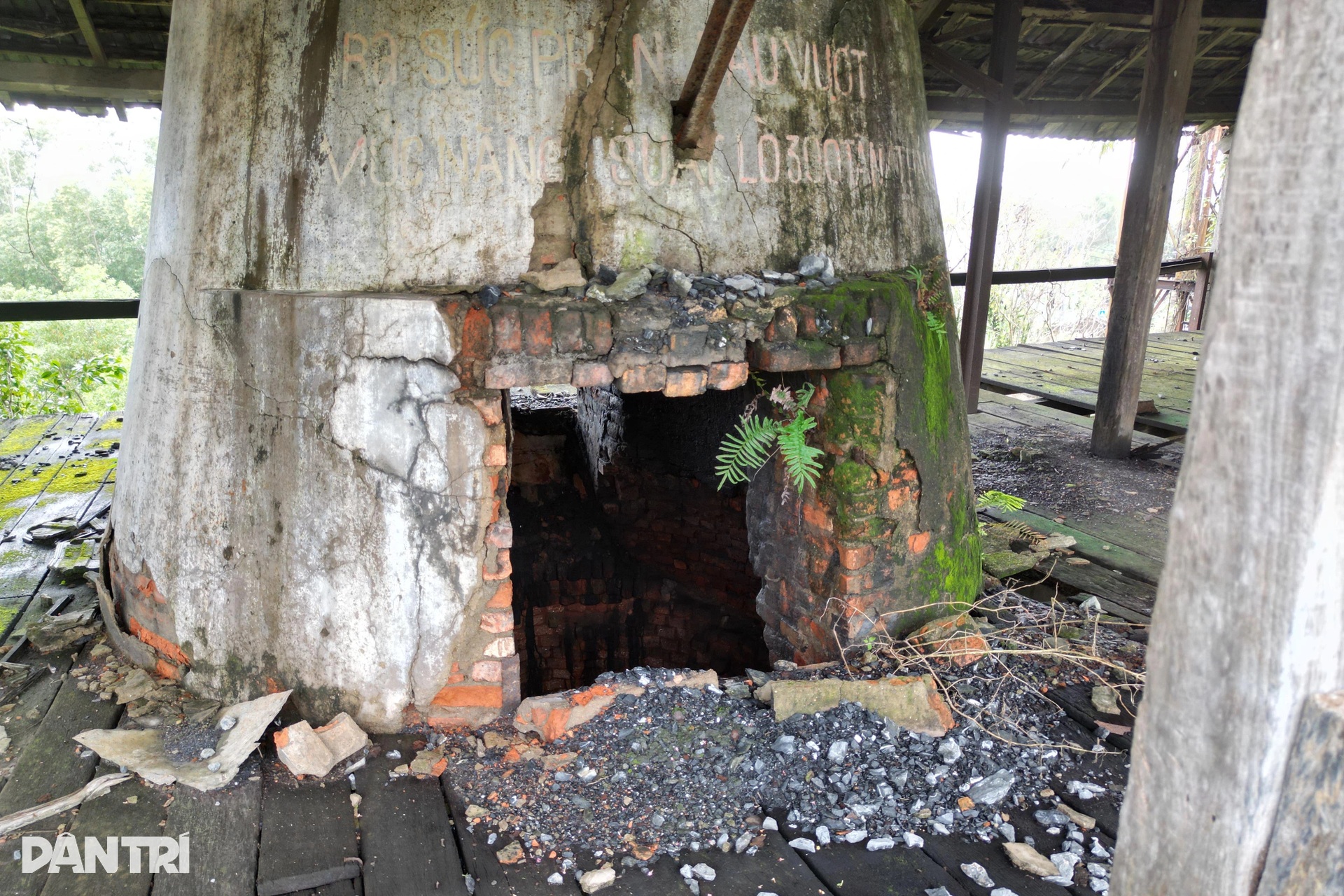 5 lò vôi gần 130 năm tuổi rệu rã, chực chờ sụp đổ - 8 5 lò vôi gần 130 năm tuổi rệu rã, chực chờ sụp đổ - 8