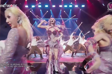 Quang Hùng MasterD và nhóm Em xinh say hi hát "Gã săn cá"