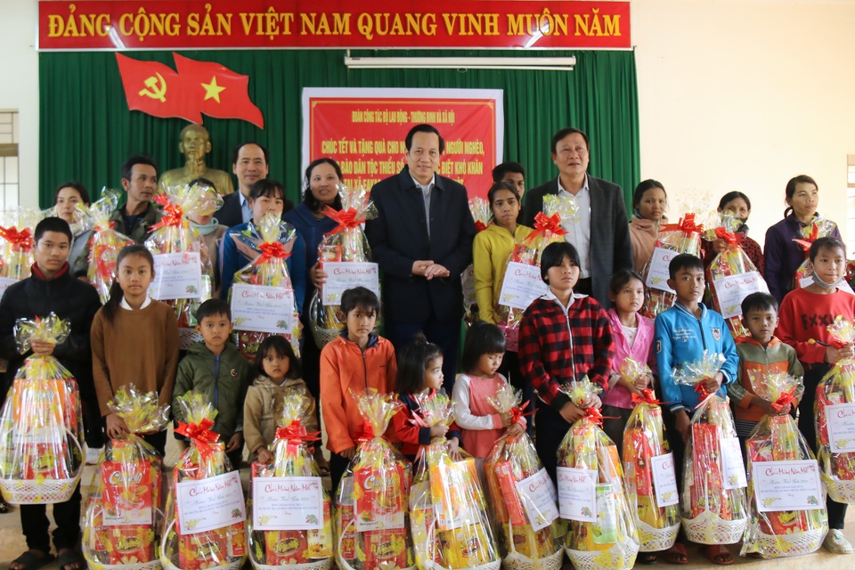 Bộ trưởng Đào Ngọc Dung: Không được để dân đói, thiếu thốn trong dịp Tết - 3 Bộ trưởng Đào Ngọc Dung: Không được để dân đói, thiếu thốn trong dịp Tết - 3