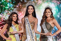 Fan, chuyên trang sắc đẹp khen ngợi chiến thắng của tân Hoa hậu Bảo Ngọc