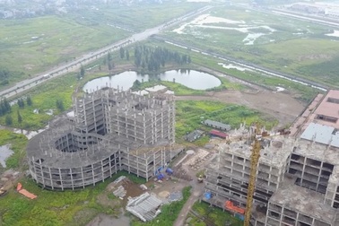 Cận cảnh “bệnh viện trăm tỷ” bỏ hoang sau 10 năm khởi công