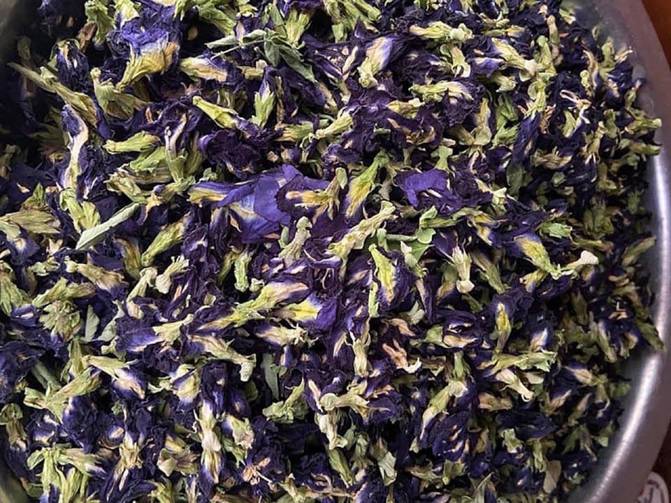 Hoa dại trước hiên nhà, sấy khô bán giá gần 1 triệu đồng/kg - 3 Hoa dại trước hiên nhà, sấy khô bán giá gần 1 triệu đồng/kg - 3