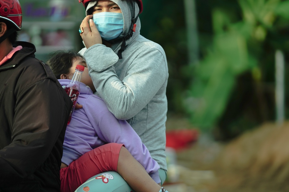 Dòng xe lấn tuyến dài bất tận biến quốc lộ thành đường một chiều - 13